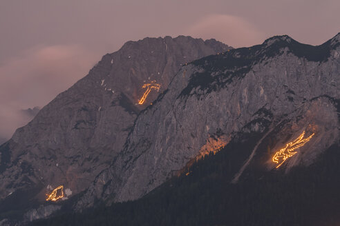 Austria, Tyrol, Zugspitze, midsummer fire - FOF09923