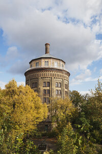 Deutschland, Berlin, Prenzlauer Berg, Blick auf Wasserturm - GWF05456