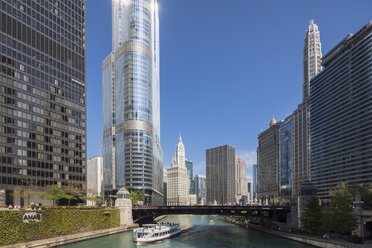 USA, Illinois, Chicago, Chicago River, Trump International Hotel and Tower, Wyndham Grand Chicago Riverfront, Wrigley Building - FO09944