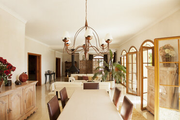 Luxury dining room - CAIF00370