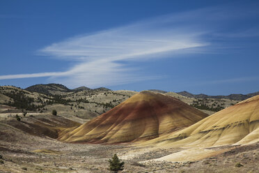 Blick auf die Painted Hills in Oregon - CAIF00408