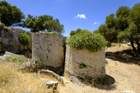 Italien, Sizilien, Campobello di Mazara, antiker Steinbruch, Säulentrommeln, lizenzfreies Stockfoto