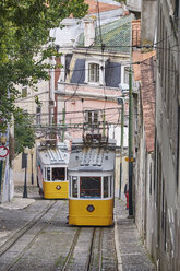 Portugal, Lissabon, Bairro Alto, Elevador da Gloria, gelbe Seilbahnen - MRF01877