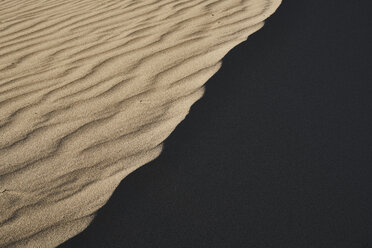 Italien, Sardinien, Porto Pino, Düne, Sand, Riffelspuren, Schatten - MRF01910