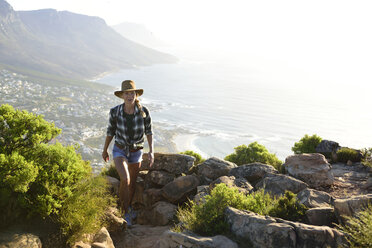 South Africa, Cape Town, woman on hiking trip to Lion's Head - ECPF00231