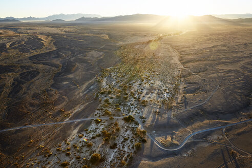 Afrika, Namibia, Hammerstein, Kulala Wilderness Reserve, Tsaris Mountains, Wadi Tsauchab bei Sonnenaufgang - CVF00196