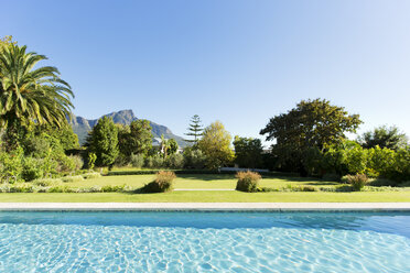 Luxuriöses Schwimmbad und Garten - CAIF03689