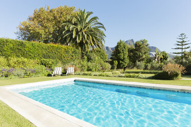 Luxuriöses Schwimmbad und Garten - CAIF03707