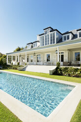 Luxury house, porch and swimming pool - CAIF03711