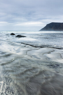 Ebbe und Flut, Skagsanden Strand, Lofoten, Norwegen - CAIF04190