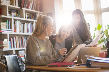 Teenage girls doing homework - HOXF00700