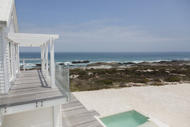 Beach house with sunny ocean view - HOXF00977