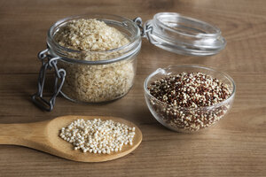 Quinoa-Flocken, Quinoa-Körner und gepuffte Quinoa - EVGF03294