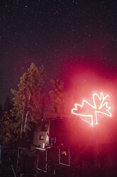 Canada, British Columbia, symbol, maple leaf, read Llght trail - GUSF00316