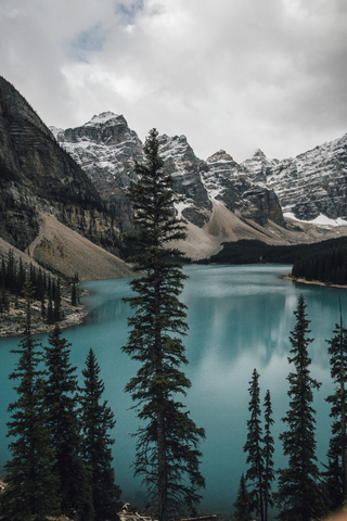 Kanada, Alberta, Tal der Zehn Zinnen, Banff National Park, Moraine Lake, lizenzfreies Stockfoto