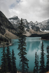 Canada, Alberta, Valley of the Ten Peaks, Banff National Park, Moraine Lake - GUSF00339