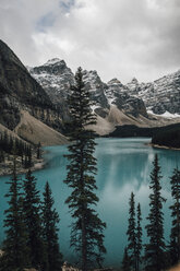 Kanada, Alberta, Tal der Zehn Zinnen, Banff National Park, Moraine Lake - GUSF00339