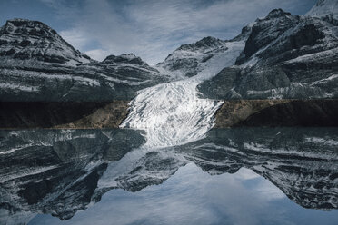 Kanada, British Columbia, Rocky Mountains, Mount Robson Provincial Park, Fraser-Fort George H, Berg Lake, Gletscher, Mehrfachbelichtung - GUSF00345