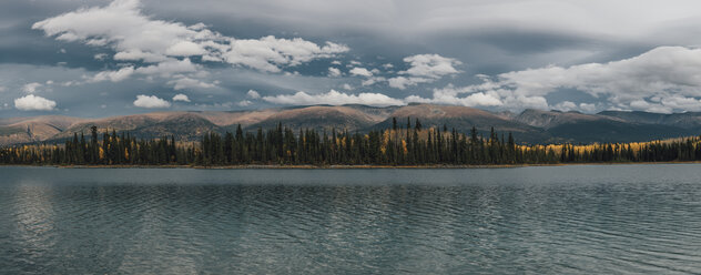 Kanada, Britisch-Kolumbien, Boya Lake, Boya Lake Provincial Park - GUSF00376