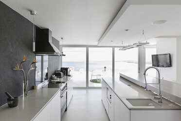 Modernes Luxus-Wohnhaus Showcase Innenraum Küche - HOXF02128