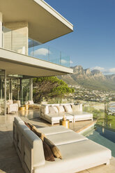 Sonnige moderne Luxuswohnung mit Terrasse und Bergblick - HOXF02920