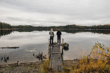 Canada, British Columbia, two men at Blue Lake - GUSF00450