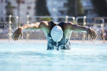 Männlicher Schwimmer Athlet Schmetterlingsschwimmen Schwimmen Schwimmbad - CAIF06000