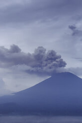 Indonesien, Bali, Vulkan Agung am Morgen - KNTF01088