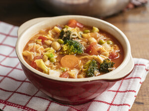 Minestrone, Gemüsesuppe - HAWF00996