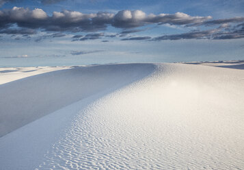 Tranquil white sand dune, White Sands, New Mexico, United States, - CAIF07584