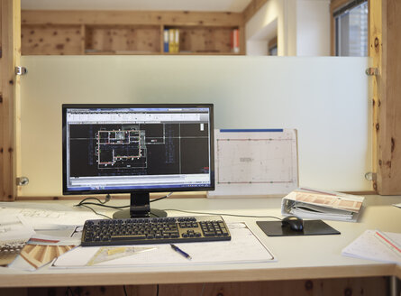 Architekturbüro, Planungsbüro, Bildschirm eines Computers, Planungssoftware - CVF00294