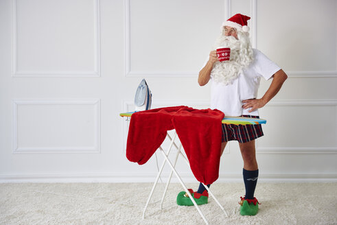 Der Weihnachtsmann macht eine Kaffeepause - ABIF00117