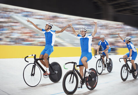 Bahnradteam feiert im Velodrom - CAIF14127