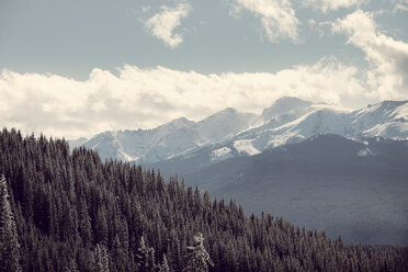 Schneebedeckte Berge gegen den Himmel - CAVF06178