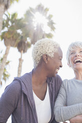 Ältere Frauen lachen - CAIF16968