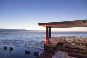 Cabana und Infinity-Pool mit Blick aufs Meer - CAIF17941