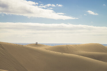 Spain, Canary Islands, Gran Canaria, people on sand dunes in Maspalomas - STCF00421