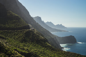 Spanien, Kanarische Inseln, Gran Canaria, Küstenstraße GC-200 an der Nordküste - STCF00435