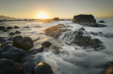 Spain, Canary Islands, Gran Canaria, Puerto de las Nieves, sunset at the coast - STCF00436