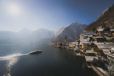 Österreich, Salzkammergut, Hallstatt mit Hallstätter See - STCF00468