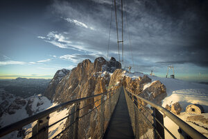 Österreich, Steiermark, Schladming, Drehbrücke am Dachstein - STCF00476