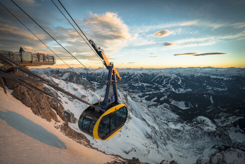 Österreich, Steiermark, Schladming, Seilbahn am Dachsteingletscher - STCF00477