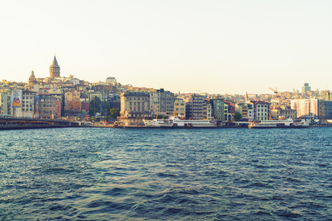 Türkei, Istanbul, Beyoglu, Goldenes Horn, lizenzfreies Stockfoto