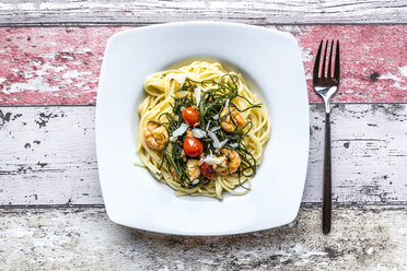 Spaghetti mit Garnelen, Tomaten und Salzwurzel - SARF03607