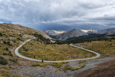 Scenic view of Cottonwood Pass against cloudy sky - CAVF15131