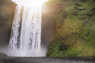 Majestätischer Blick auf den Wasserfall Seljalandsfoss - CAVF16261