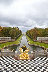 Fountains in garden of petrodvorest palace - CAVF17512