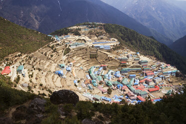 Hochformatige Ansicht von Häusern auf dem Mt. Everest - CAVF18169