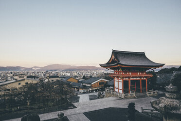 Kiyomizu-dera-Tempel gegen den Himmel in der Stadt - CAVF21179
