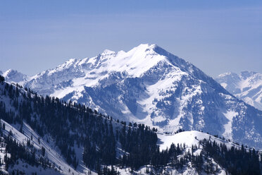 Panoramaaussicht auf schneebedeckte Berge - CAVF21999